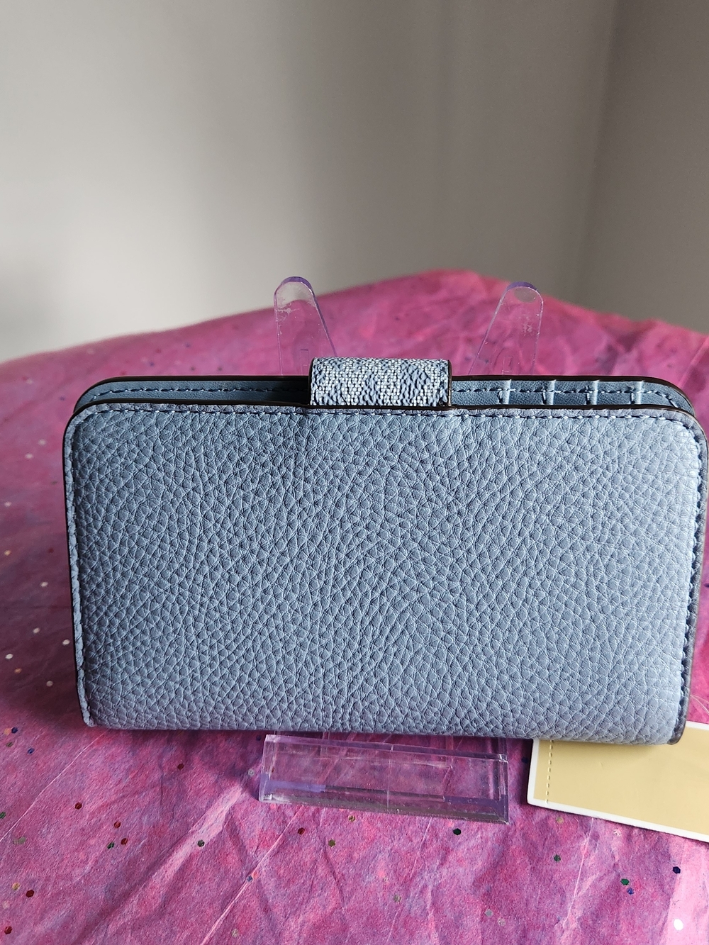 Michael Kors chambray Bifold Wallet with Goldtone NWT - Picture 3 of 6